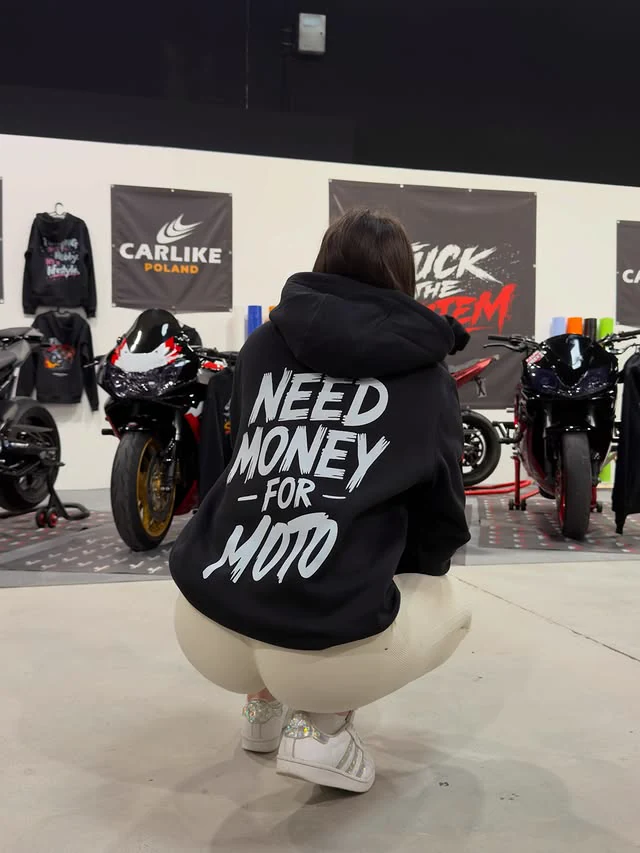 Bluza z nadrukiem "Need money for moto"